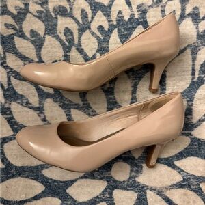 LifeStride Nude Heels
